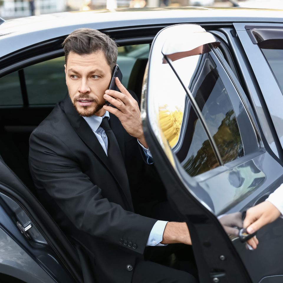 Réservez votre chauffeur privé à Avignon avec Safe VTC ! Réservez votre chauffeur privé à Avignon avec Safe VTC !